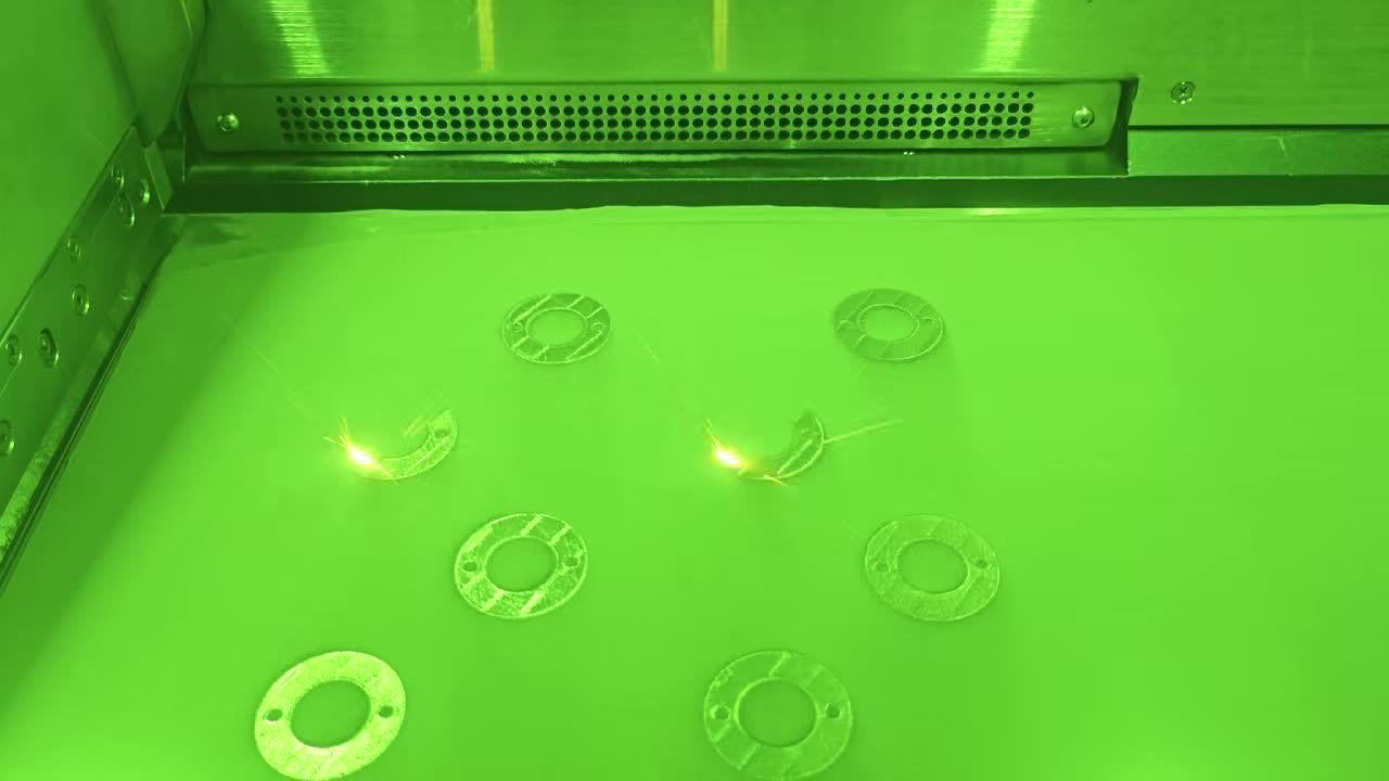 SLM metal 3D printing process used to manufacture conformal cooling inserts